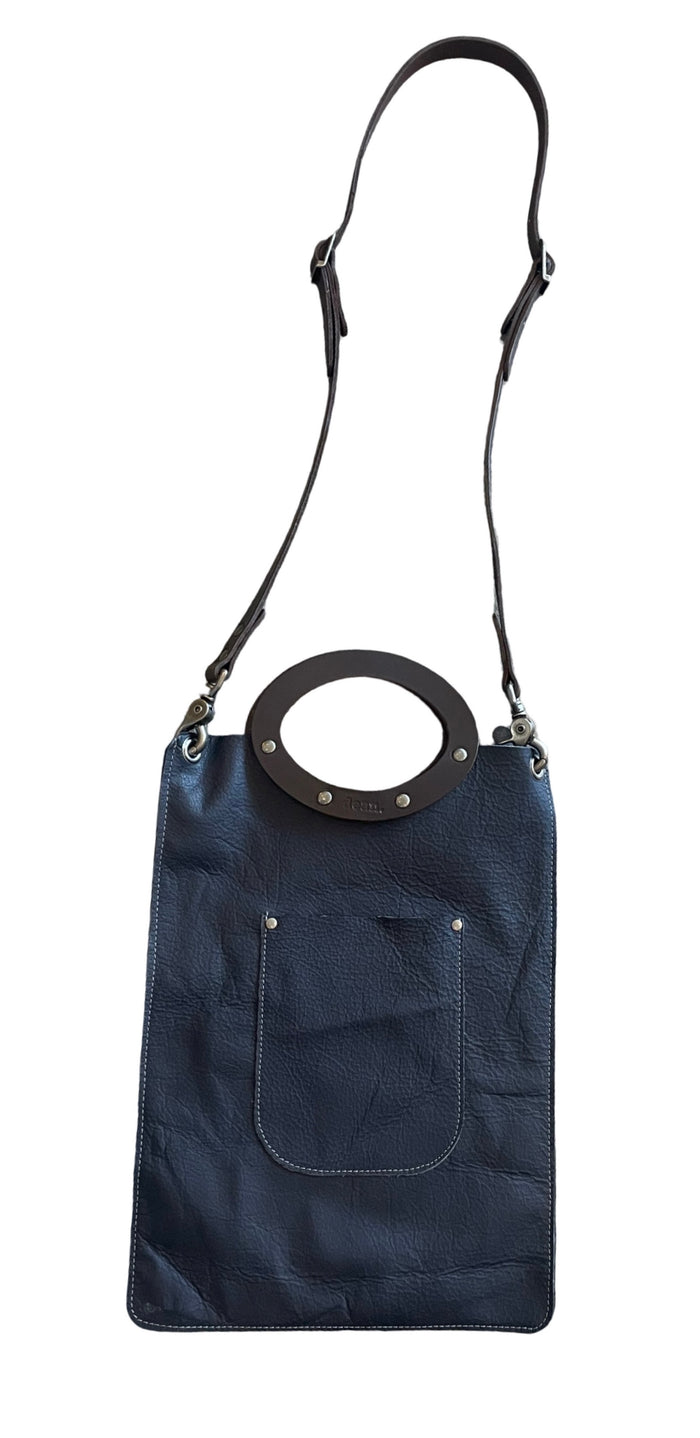 B45 flat pocket tote
