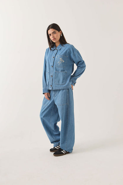Women's Barn Jacket in the color Light Stone Wash - Women's Side View