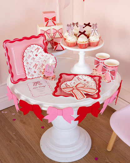 Bow Pattern Dinner Napkin