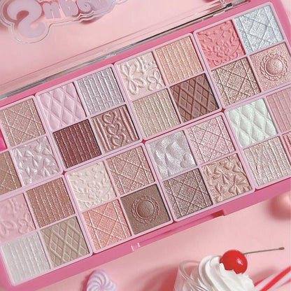 CANMAKE Super Cute 40th Anniversary 32 Color Eye Shadow Palette