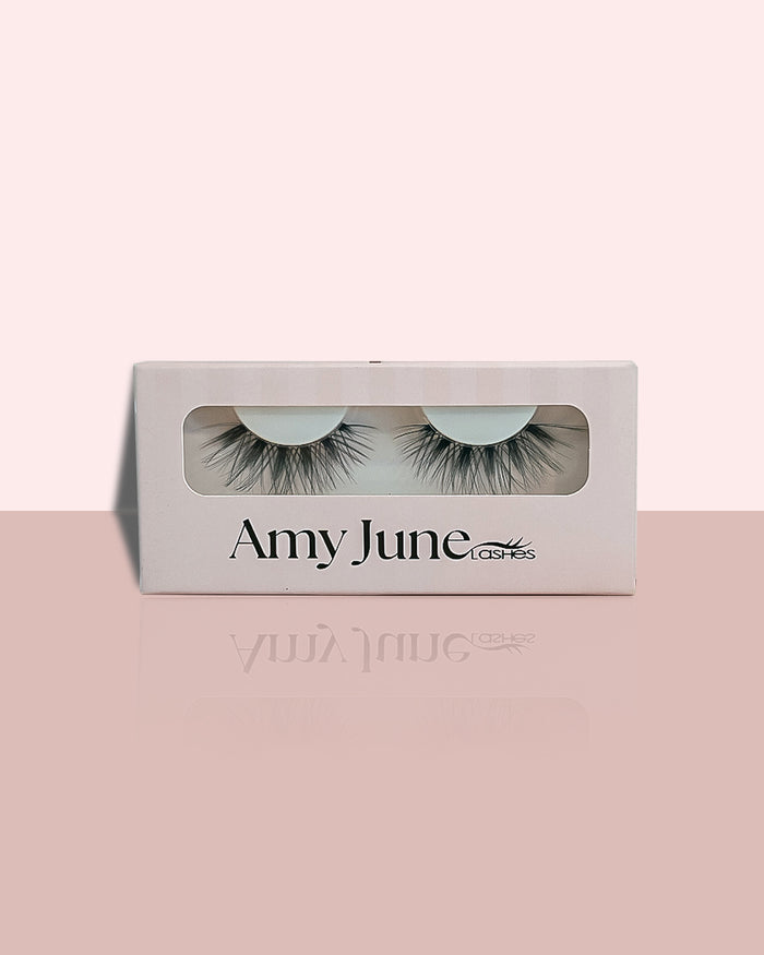 Celeste - Wispy, Natural Cat-Eye Lash with Invisible Band