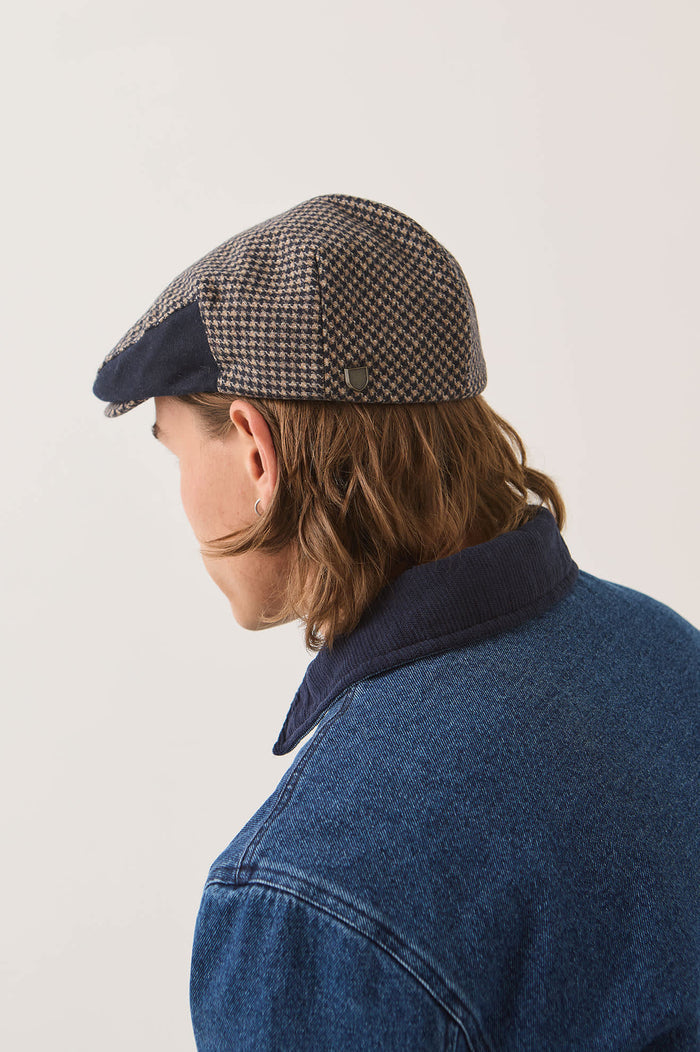 Unisex Hooligan Flat Cap in the color Navy/Sand Houndstooth - Additional Fit image