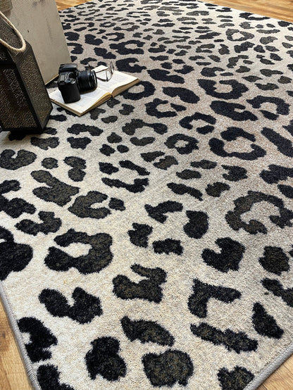 Image of an area rug, Mafaldi Snow Leopard - Silver