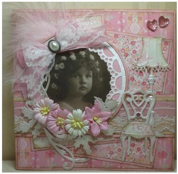 Marianne Design - Craftables Die - Passe Partout - Round. Make pretty Window apertures and doily backgrounds for your cards. Craftables can be used in all leading brand die cutting systems. 4 piece die set. Approx. sizes: 3 3/4" and 2 1/2". Available at Embellish Away located in Bowmanville Ontario Canada. card example by brand ambassador.