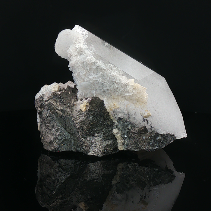 Quartz, calcite on arsenopyrite