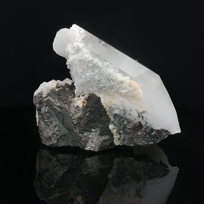 Quartz, calcite on arsenopyrite
