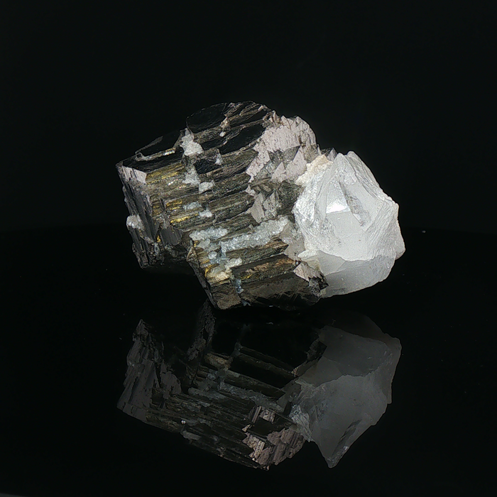 Quartz on arsenopyrite