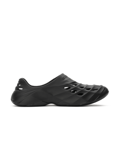 Side view of Selkirk Sport Renew Pickleball Recovery Shoe showing black molded EVA slip on with ventilation cutouts