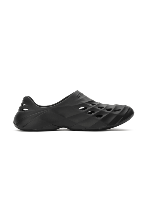 Side view of Selkirk Sport Renew Pickleball Recovery Shoe showing black molded EVA slip on with ventilation cutouts