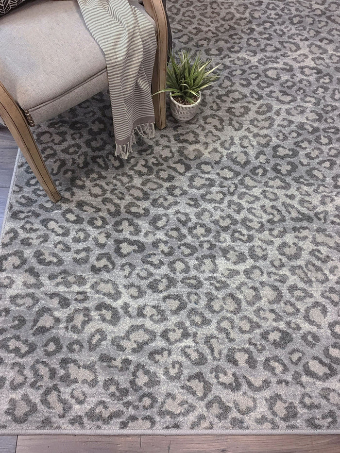 Image of an area rug, Snow Leopard - Natural