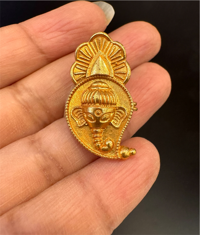 The Akhuratha Silver Ganesha Brooch & Pendant