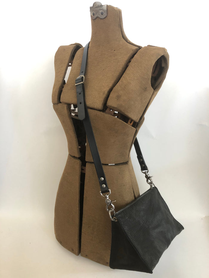 black/black strap
