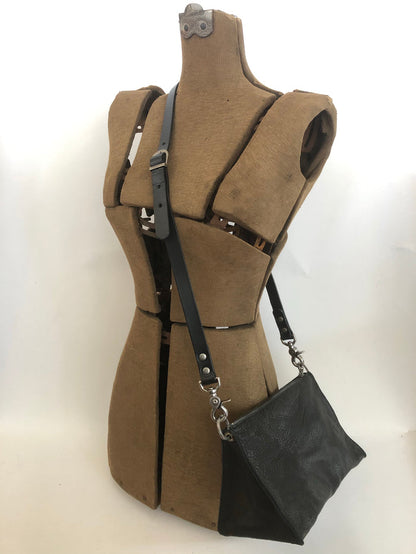 black/black strap