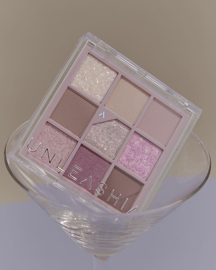 UNLEASHIA Glitterpedia Eye Palette NO.4 All of Lavender Fog